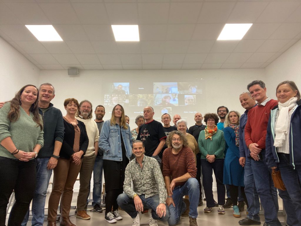 Les membres de l'association Pour que vivent nos langues